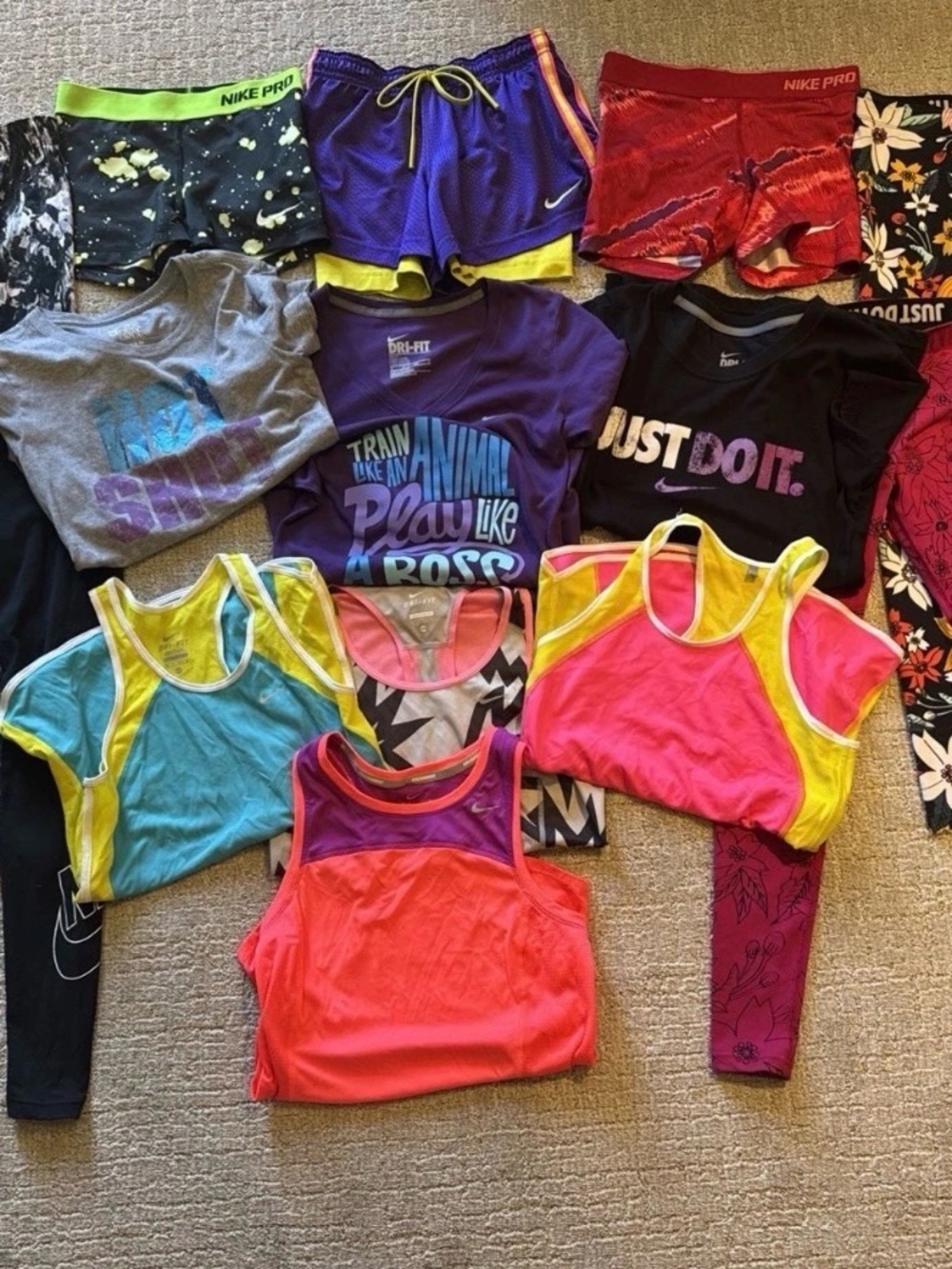 NIKE HUGE MIXED LOT of 14 Pairs Of Pants, Shorts, Tanks & Tees. XS